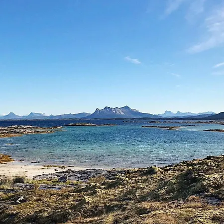 5 Person In Tranoy-by Traum Tranøya